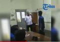 Disaksikan Muridnya, Dua Guru SMAN 8 Medan Tak Segan Berkelahi Hanya Karena Masalah Sepele Ini