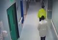 Menyamar sebagai Dokter, Seorang Pria Tembak Pasien di Rumah Sakit, Ternyata Sosok Penembak dan yang Ditembak Bukan Orang Sembarangan
