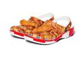 KFC dan Crocs Berkolaborasi Hadirkan Sepatu Beraroma Ayam Goreng