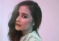 Tampil Serba Pink Pakai Oversized Sweater di Hari Valentine, Prilly Latuconsina Justru Diingatkan Netizen: Jangan Lupa Pakai Celana!