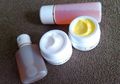 Viral Soal Lotion Pemutih Mengandung Steroid Hingga Buat Kulit Muncul Guratan Merah, Ini Bahayanya Pakai Skincare Palsu yang Tidak Terdaftar BPOM!