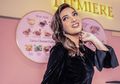 Gak Gengsi Makan di Pinggir Jalan, Ini Penampilan Ashanty Duduk di Kursi Plastik Pakai Dress dan Sepatu Heels