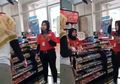 Viral Wanita Mengutil Jajanan di Alfamart, Kasir Minta Bayar 10 Kali Lipat untuk Ganti Rugi, Apakah secara Hukum Boleh?