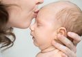 4 Penyebab Kepala Bayi Gepeng dan Cara Mengatasinya Menurut Ahli