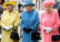 Jadi Kode Kerajaan Inggris yang Tak Main-Main, Lihat yang Akan Terjadi Kalau Ratu Elizabeth Menaruh Tasnya di Meja Makan!