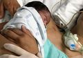 23 Hari Koma, Seorang Ibu Akhirnya Membuka Mata Saat Bayinya Dibaringkan di Atas Dadanya, Tim Medis yang Menyaksikan pun Menangis