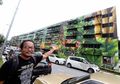 Habiskan Waktu 10 Bulan, Seniman Ini Sulap Tembok Luar Gedung Apartemen Jadi Mural Terbesar di Malaysia