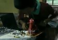 Viral Video Lulusan SMK di Purworejo, Ciptakan Robot untuk Bantu Sang Ibu Berjualan Telur Dadar Keliling