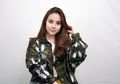 Cewek Ngajak Udahan, Dengerin Single ‘Lebih Baik Darinya’ Agatha Chelsea Deh!