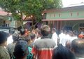 Mengaku Dapat Bisikan Gaib untuk Habisi Genderuwo, Seorang Ayah Tega Bunuh Anak Pakai Kawat Pakaian, Begini Kondisi Pelaku dan Keluarganya setelah Pintu Rumah Didobrak