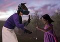 Video Ibu Bisa Bertemu Anaknya yang Meninggal Lewat Virtual Reality