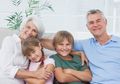 #FamilyQuality: Tak Perlu Repot, Berkunjung ke Rumah Kakek dan Nenek Bisa Menanamkan Nilai Kehidupan pada Si Kecil, Lo!
