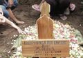 Khoirunnisa Dimakamkan Tepat di Hari Ulang Tahunnya, Tragedi Susur Sungai SMPN 1 Turi Tinggalkan Trauma, Korban Selamat: Tidak Terasa Airnya Tiba-tiba Naik