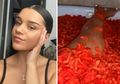 Cewek Ini Berendam Pake Hot Cheetos, Kayak Apa Nih Rasanya?