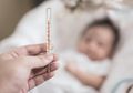 Obat Penurun Panas Bayi 0 – 6 Bulan, Kenali Lebih Dahulu Penyebab Demam pada Bayi, Lakukan Pengecekan Suhu dengan Tepat, Bagian Ini yang Lebih Akurat!