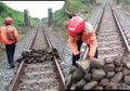 Disabotase Oknum, Rel Kereta Ini Penuh Tumpukan Batu Berukuran Besar, PT KAI Geram, Buru Pelaku yang Akan Membahayakan Penumpang
