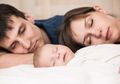Studi: Bayi Tidur Bersama Orangtua Hingga 1 Tahun Lebih Sehat dan Cerdas