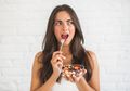 Tak Boleh Diabaikan! Ada Bahaya di Balik Kebiasaan Mengunyah Makanan dengan Cepat, Salah Satunya Bisa Kacaukan Program Diet