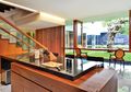 Tips Buat Dapur Menyatu bersama Alam dengan Jendela Lipat Dinding