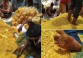 Masih Mau Makan? Pengemasan Snack Ini Ternyata Jauh dari Kata Higienis, Dilakukan Sembarangan di Lantai dan Terkena Kaki Pekerjanya Seperti Ini