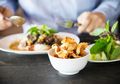 Seorang Pria Terkejut Bukan Main Saat Menemukan Bagian Tubuh Manusia Ini di Dalam Seporsi Kari Babi yang Dipesannya di Restoran, Justru Teka-teki Dari Mana Benda Itu Berasal Tak Terpecahkan