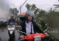 Rela Terjang Hujan Naik Motor Demi Antar Betrand Peto ke Sekolah, Ruben Onsu: Ayah cuma mau Kakak Sarjana