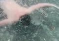 Nekat Bikin Video Dalam Danau Beku, Nyawa Influencer TikTok Hampir Melayang