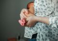 Jangan Batasi ASI Bila Si Kecil Merengek Menyusu, Berikut Ini Pemberian ASI untuk Bayi 1-3 Bulan yang Tepat