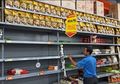 Warga Mulai Borong Barang Belanjaan Setelah ada 2 WNI Positif Virus Corona, Psikolog Ungkap Kebiasaan Manusia Suka Panik Massal Sampai Menjarah Toko