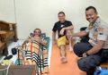Cerita 2 Bule Rusia yang Kehabisan Uang Saku, Kapolsek Genuk Belikan Mie Rebus dan Sediakan Tempat Tidur