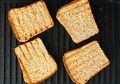 Jadi Menu Sarapan Simpel, Benarkah Roti Bakar Berisiko bagi Kesehatan?