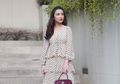 Pamer Bahu Mulus Ketika Endorse Baju, Penampilan Chelsea Olivia Ini Sukses Jadi Sorotan Netizen