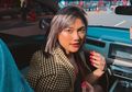 Lekuk Tubuh Terlihat Saat Foto dari Samping Pakai Tank Top dan Celana Ketat, Marion Jola Tuai Gombalan dari Netizen