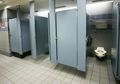 Bikin Geram, 3 Pelajar di Singapura Buang Uang ke Dalam Kloset Sambil Lakukan Hal Ini di Atas Gedung!