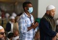 Salat Jumat Dibatasi di Malaysia dan Dilarang di Iran serta Singapura, Paus Pimpin Doa Lewat Live Streaming, Ini Kasus-kasus Penyebaran Corona yang Terjadi Lewat Acara Keagamaan