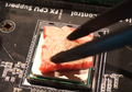 YouTuber Ini Masak Makanan Bukan Dengan Kompor, Tapi CPU Komputer!
