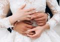 Wanita Ini Nikahi 5 Pria Kakak Beradik Sekaligus Hingga Tak Tahu Siapa Ayah Dari Anak Yang Dilahirkan, Ternyata Ini Kisah Dibaliknya