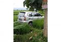 Sempat Viral Sebuah Mobil Terparkir di Tengah Sawah Secara Misterius, Inilah yang Sebenarnya Terjadi
