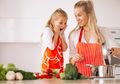 Cegah Penyebaran Corona Sejumlah Sekolah Diliburkan, Yuk Isi Waktu Anak dengan Kegiatan Memasak Bersama untuk Bangun #FamilyQuality, Ini Sederet Manfaatnya