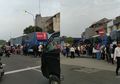 Viral Video Antrean Panjang Menuju Halte TransJakarta Akibat dari Pengurangan Transportasi Umum untuk Mencegah Virus Corona