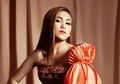 Selfie dengan Gaya Rambut Keriting Eksotis Bikin Pangling, Ayu Ting Ting Dipuji Netizen: Mirip Artis Telenovela Marimar!