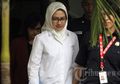 Suaminya Ketahuan Beri Kartu Kredit ke Jennifer Dunn, Wali Kota Tangerang Selatan Ini Justru Senyum-senyum Saat Disinggung Soal Hiburan Malam di Daerahnya yang Menjamur, Padahal Sedang Darurat Virus Corona, Ini Katanya