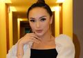 Pakai Dress Megar, Penampilan Zaskia Gotik Ini Justru Tuai Komentar Usil Netizen: Kayak Tudung Saji!
