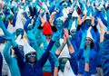 Lebih dari 3.500 Orang di Prancis Sempat Berkumpul Pecahkan Rekor 'Orang Terbanyak yang Berdandan Smurf'