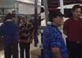 Video Viral di Media Sosial, Pejabat Serampangan dan Bersikap Arogan Tak Mau Ikuti Pemeriksaan Deteksi Virus Corona Sepulang Dinas Luar Daerah, Netizen Ngamuk: Emang Corona Takut Ama DPR!
