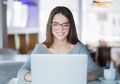 Nyaman dan Kerap Jadi Pilihan Saat Work From Home, Siapa Sangka Tempat Tidur Justru Area Kerja yang Buruk, Kok Bisa?