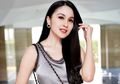 Unggah Foto Lama dengan Perut Buncit, Sandra Dewi Bikin Netizen Kaget: Kirain Hamil Lagi!