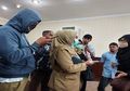 Gegerkan Ruangan Jumpa Pers, Perempuan Berstatus ODP Ini Teriak-teriak pada Kepala Dinas Kesehatan Setempat, Minta Kejelasan Soal Penyakitnya: Saya Periksa ke Dokter dengan Gejala Demam Berdarah..