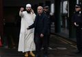 Pura-Pura Jadi Mualaf, Pemuda Ini Nekat Tikam Imam Masjid di London saat Hendak Memulai Sholat Ashar Bersama 300 Jamaah, Ternyata Korban Mantan Kekasih Mendiang Putri Diana, Ini Sosoknya!
