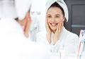 Perbedaan Hyaluronic, Salicylic, dan Glycolic Acid yang Sering Ditemukan Pada Produk Skincare dan Manfaatnya Bagi Kulit